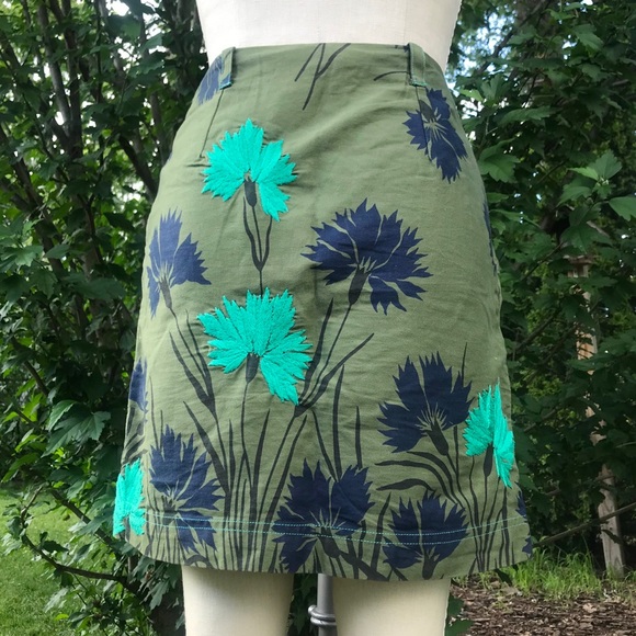 RARE Anthropologie Floral Embroidered Pencil Skirt - Picture 4 of 7